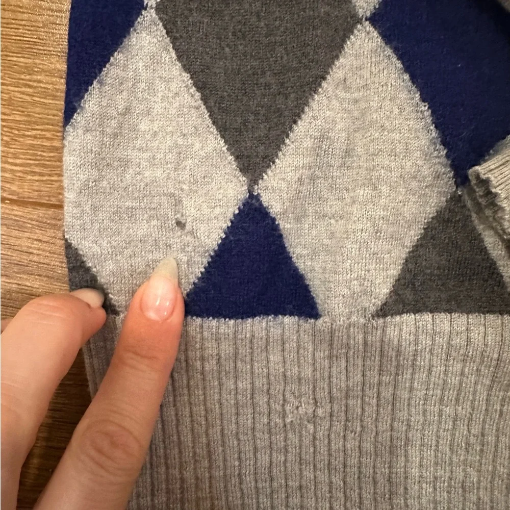 Club Monaco Argyle merino wool Cardigan - Gray and Navy - Picture 7 of 8